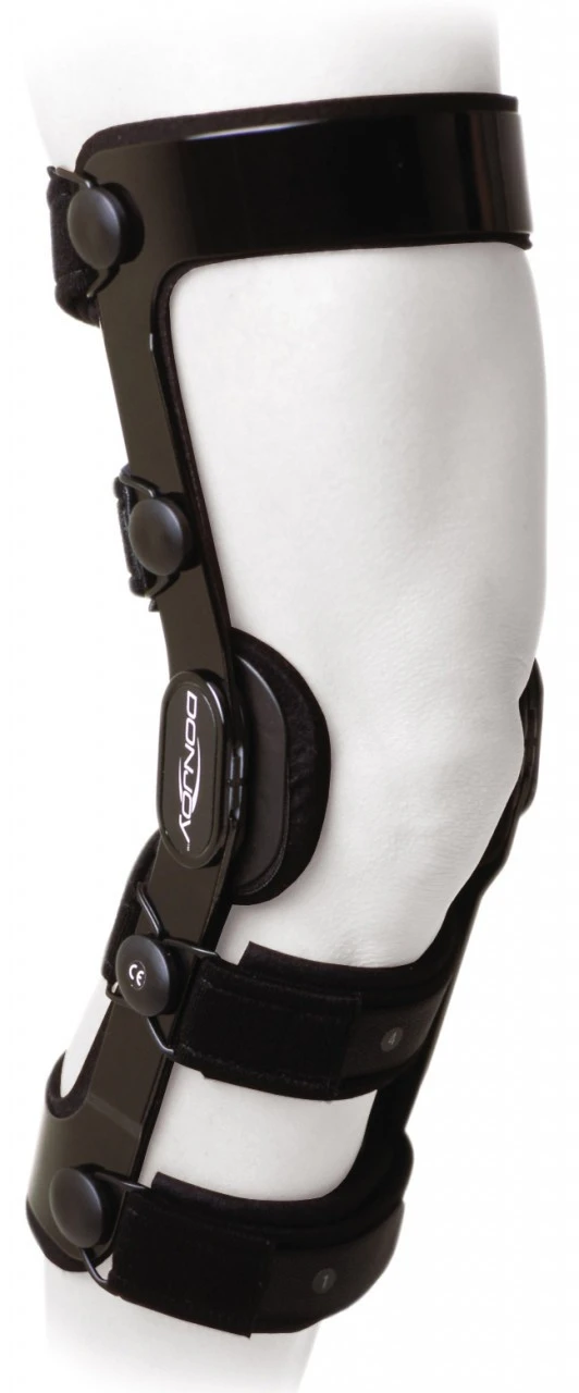 Donjoy 4Titude Knee Brace 1 Donjoy 4Titude Knee Brace