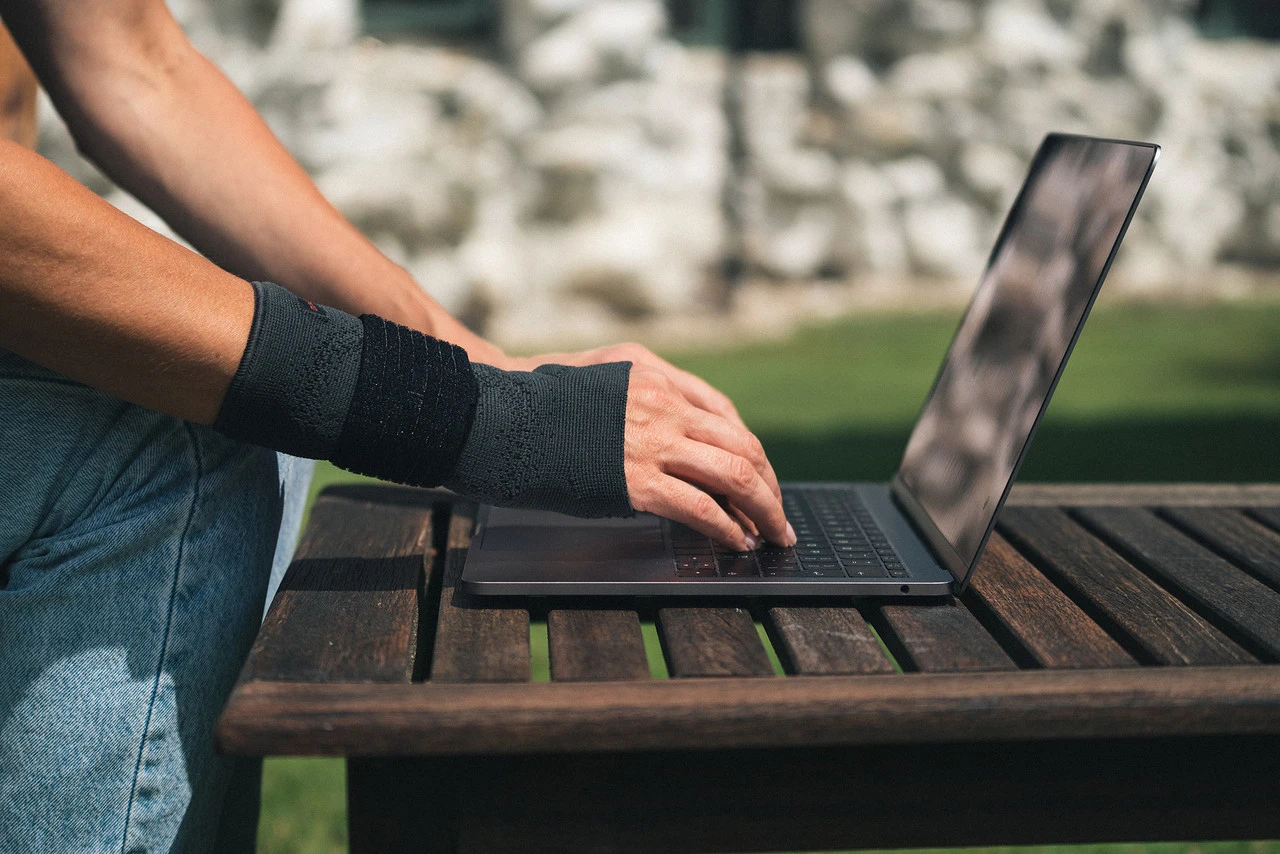 DonJoy ManuLax Wrist Support 2 DonJoy ManuLax Wrist Support - Image 2